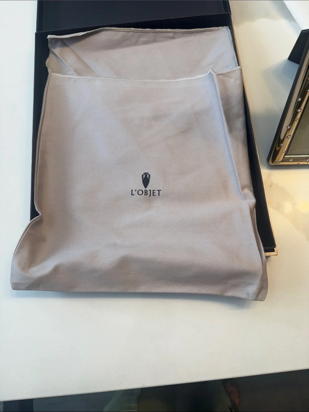 LObjet elegant gold